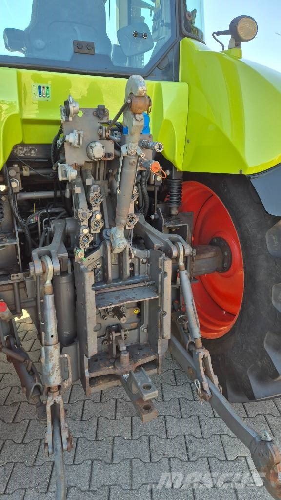 CLAAS Arion 620 CIS Cebis with Frontlift and PTO Tractores