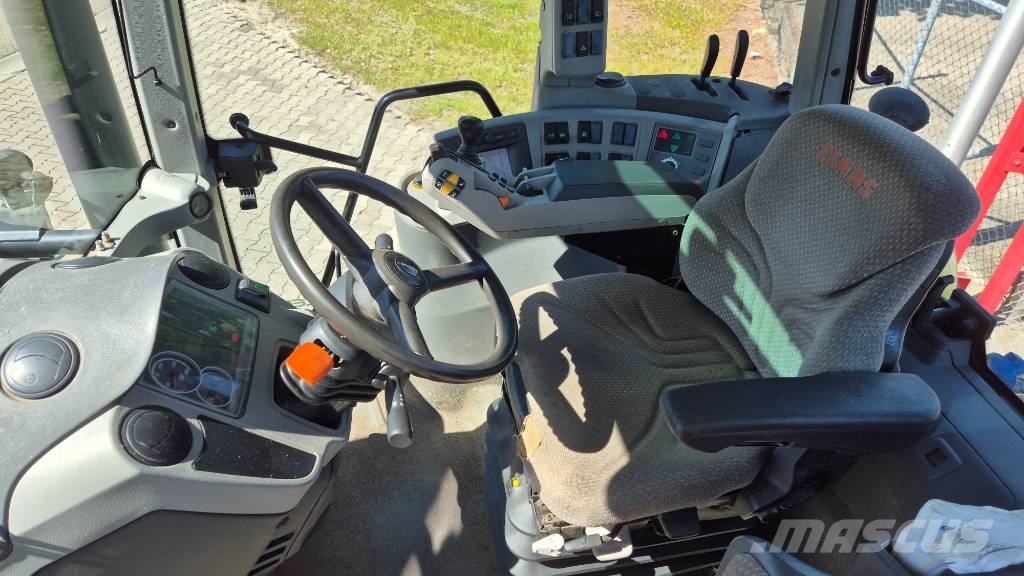 CLAAS Arion 620 CIS Cebis with Frontlift and PTO Tractores