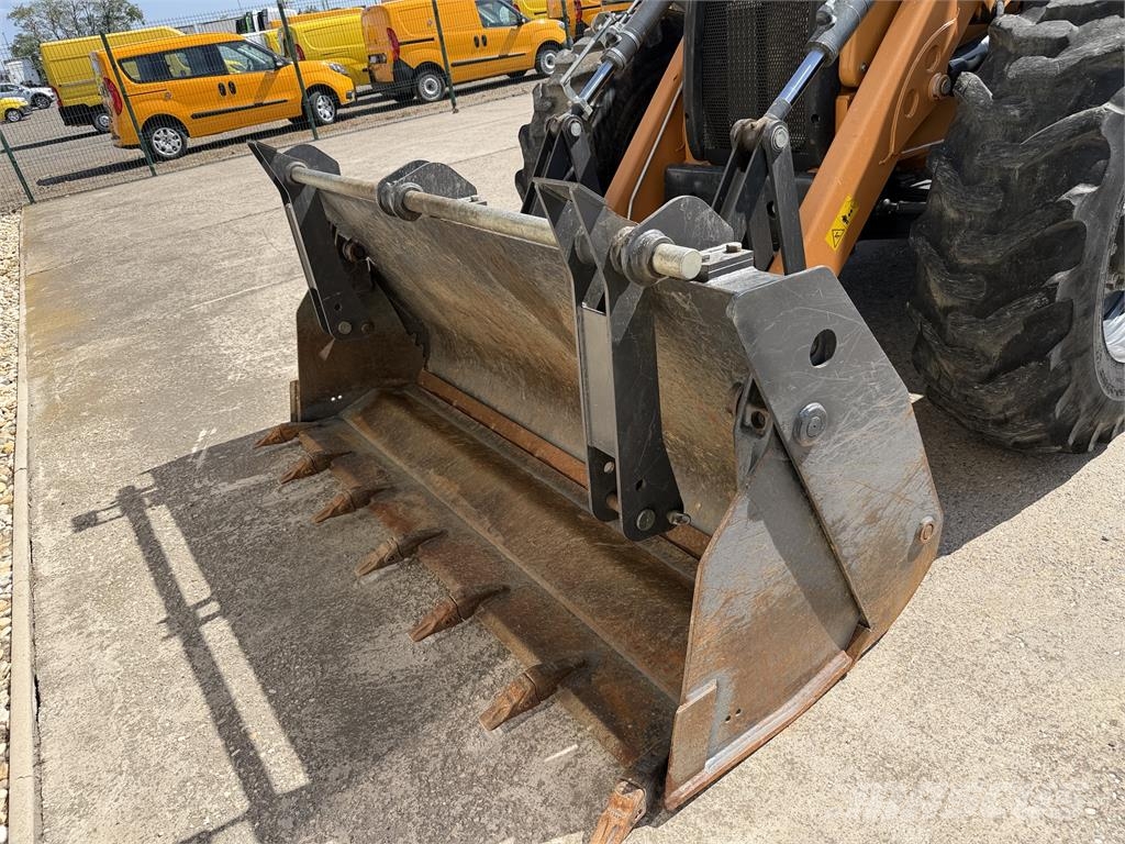 CASE 695 traktorbáger 4x4 2024 VIN 207 Rýpadlo-nakladače