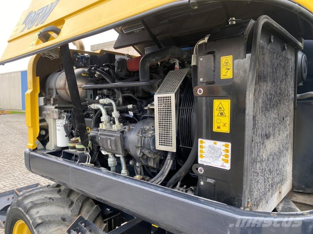 Yanmar B95w . Excavadoras de ruedas