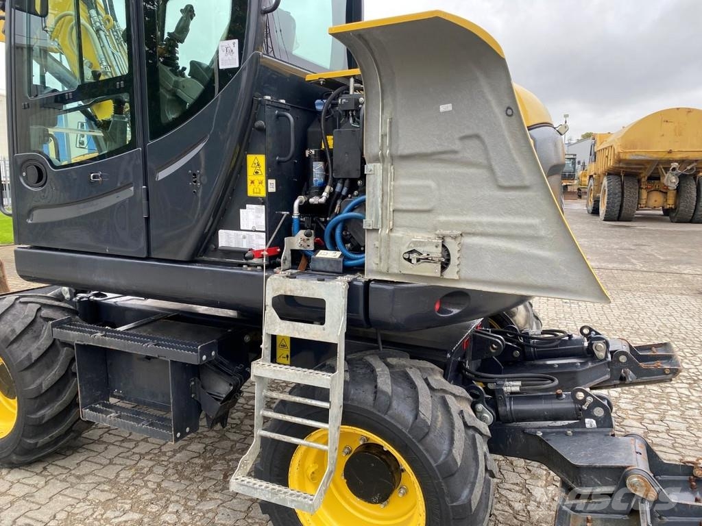 Yanmar B95w . Excavadoras de ruedas