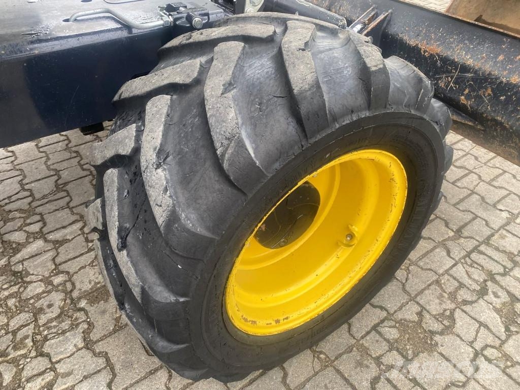 Yanmar B95w . Excavadoras de ruedas