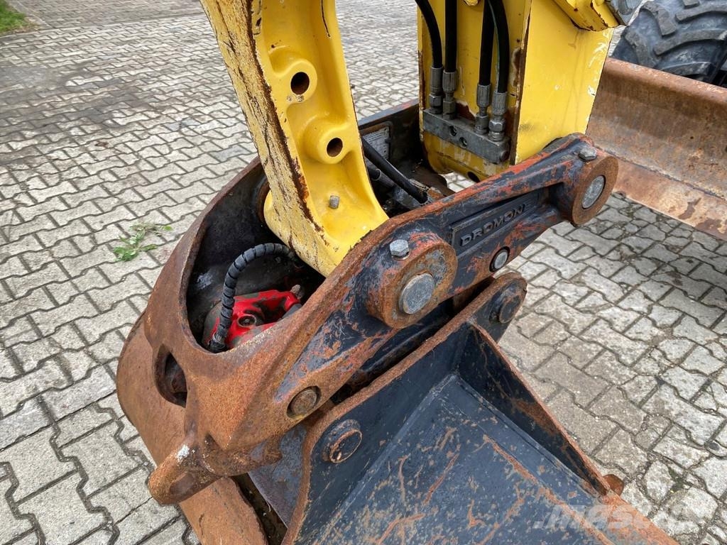 Yanmar B95w . Excavadoras de ruedas
