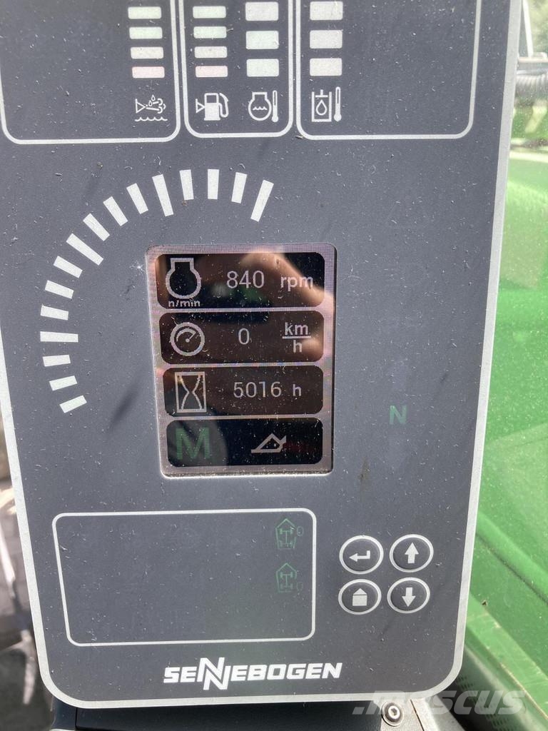 Sennebogen 355 E Iekrāvēji uz riteņiem