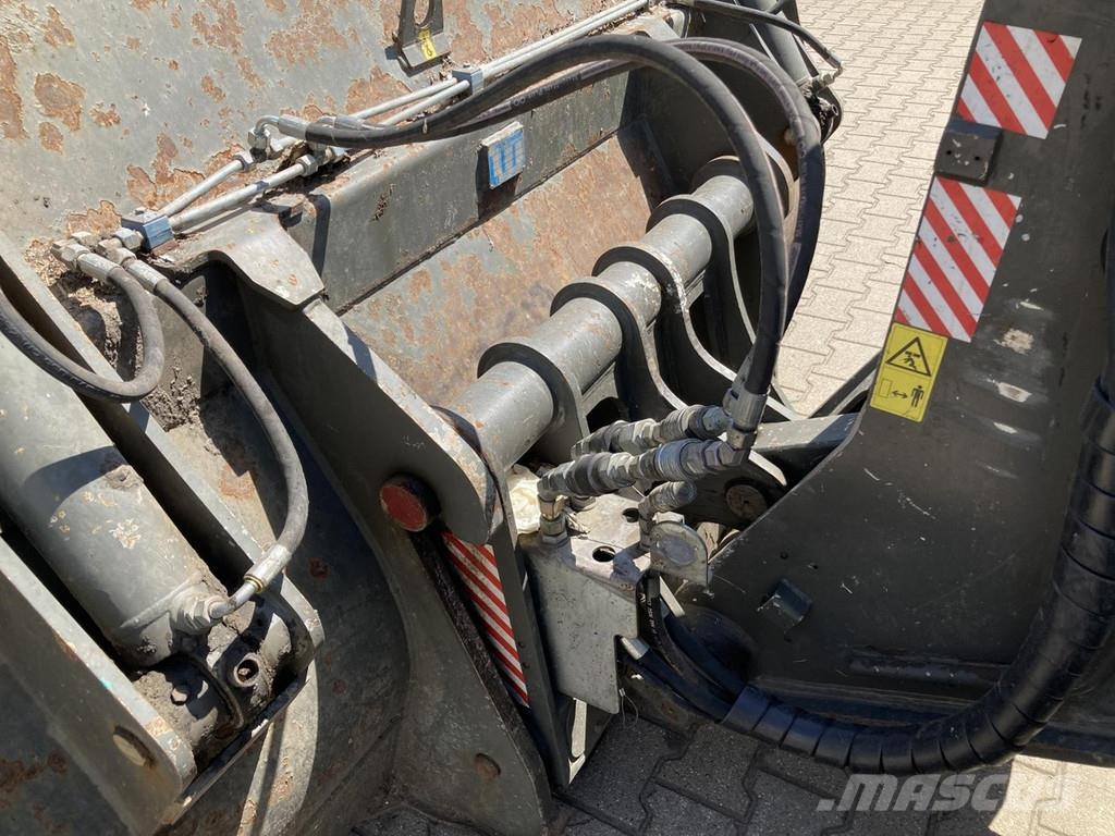Sennebogen 355 E Iekrāvēji uz riteņiem