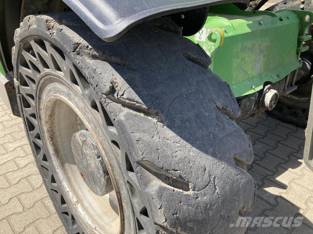 Sennebogen 355 E Iekrāvēji uz riteņiem