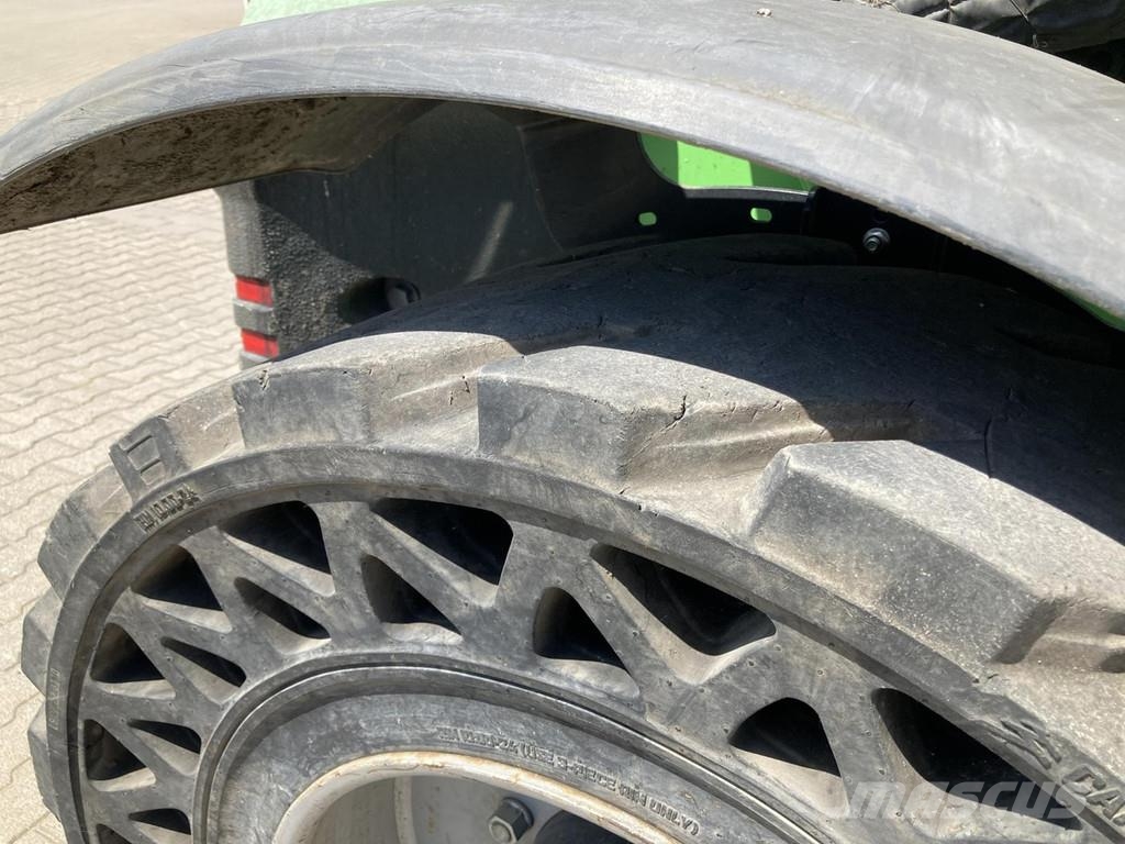 Sennebogen 355 E Iekrāvēji uz riteņiem