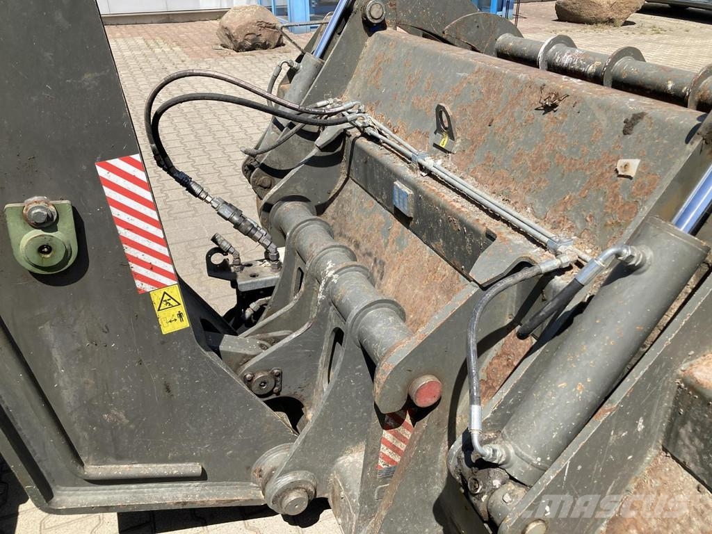 Sennebogen 355 E Iekrāvēji uz riteņiem