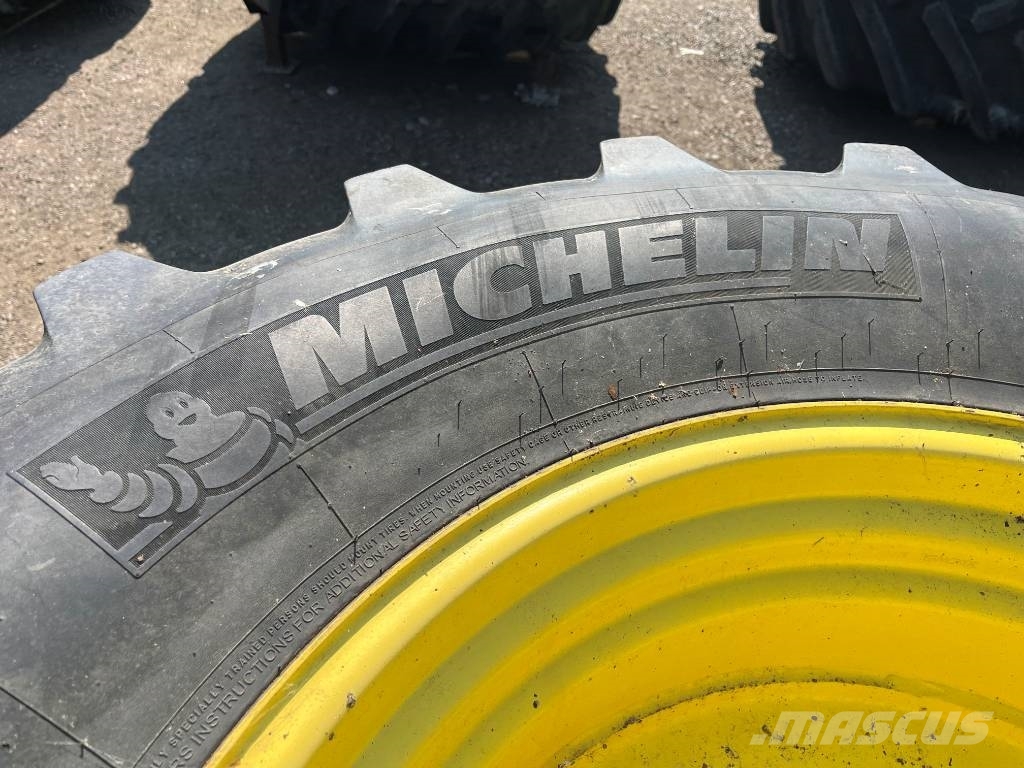 Michelin 540/65R30 till John Deere 7430 Tyres, wheels and rims