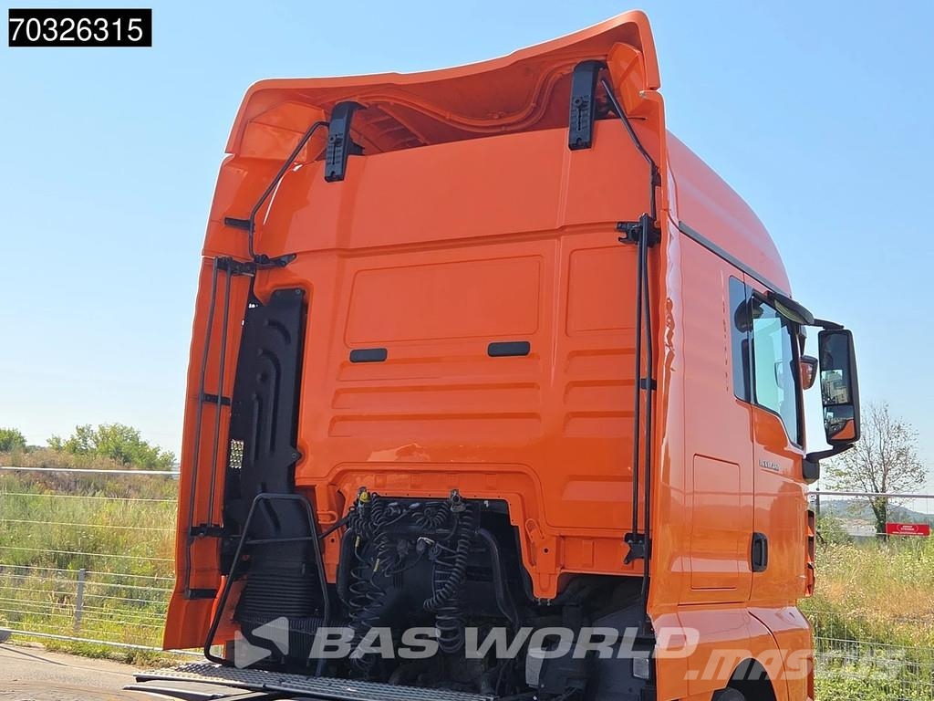 MAN TGX 18.460 4X2 XLX Mega Retarder 2x Tanks TUV Vlačilci