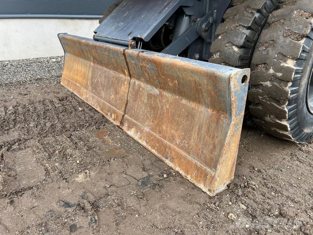 Doosan DX 160 W-3 Excavadoras de ruedas