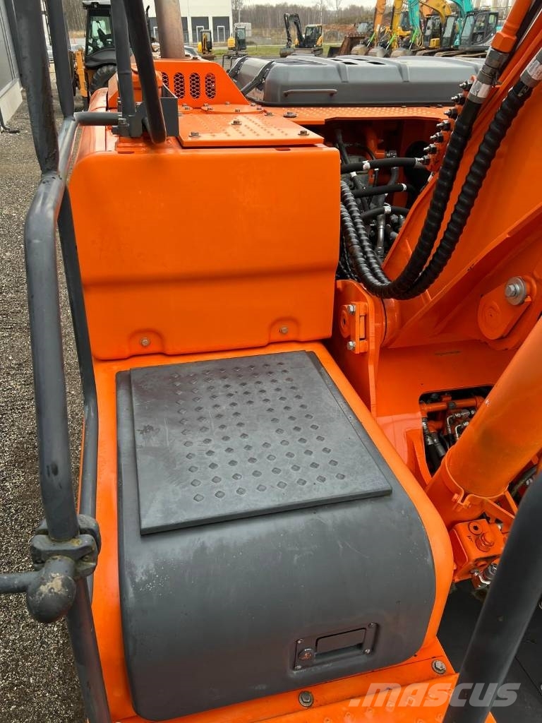 Doosan DX 160 W-3 Excavadoras de ruedas