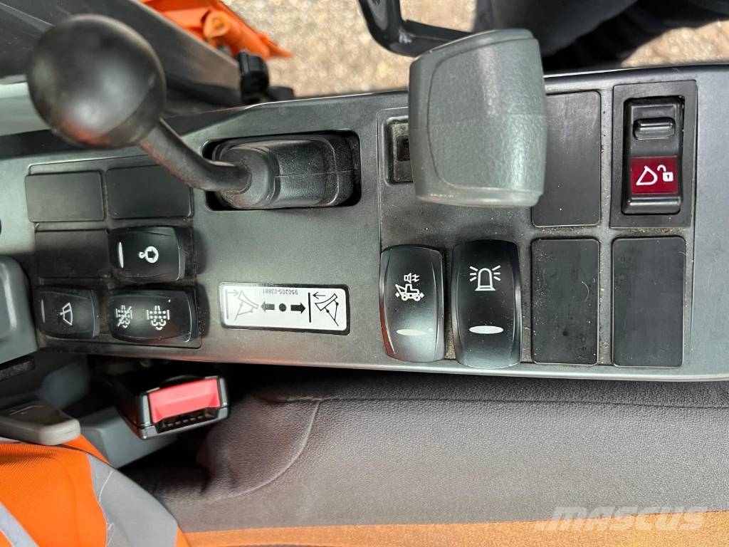Doosan DX 160 W-3 Excavadoras de ruedas