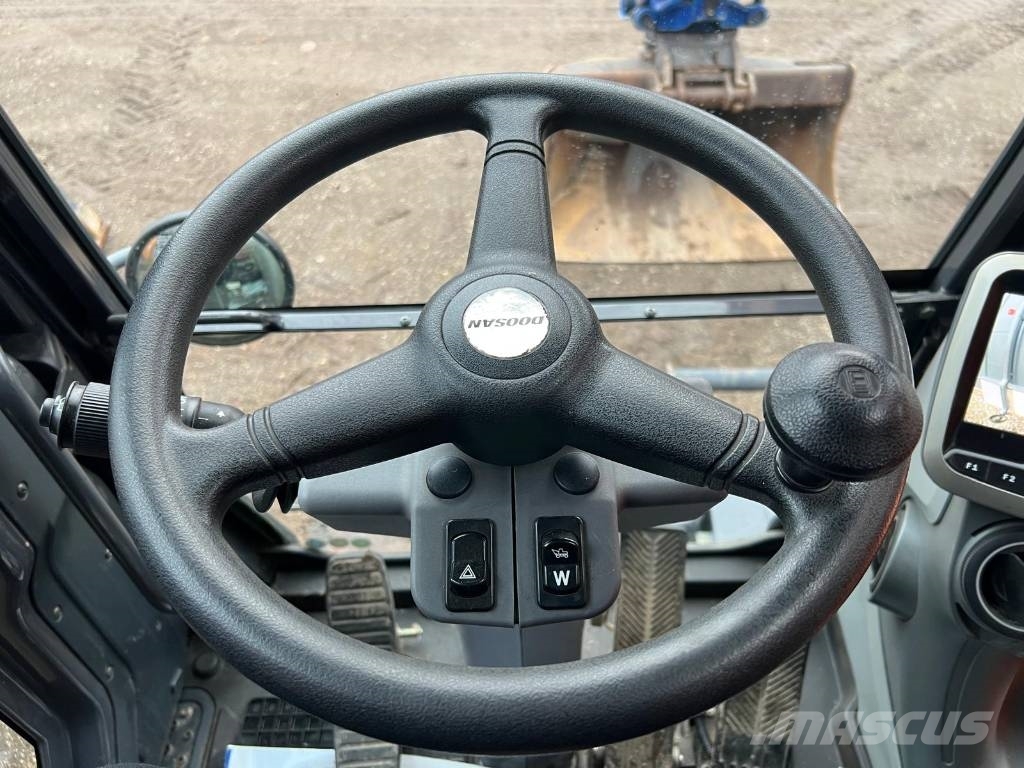 Doosan DX 160 W-3 Excavadoras de ruedas