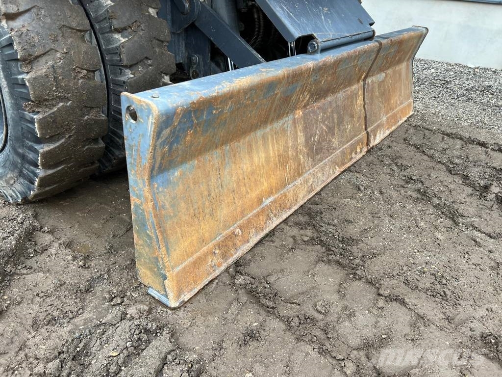 Doosan DX 160 W-3 Excavadoras de ruedas