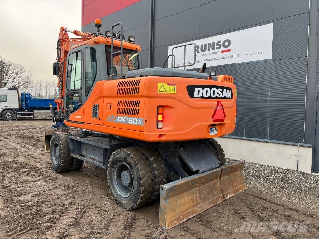 Doosan DX 160 W-3 Excavadoras de ruedas