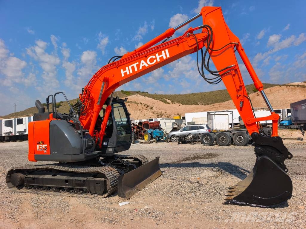 Hitachi ZX 135 US-6 Roomikekskavaatorid