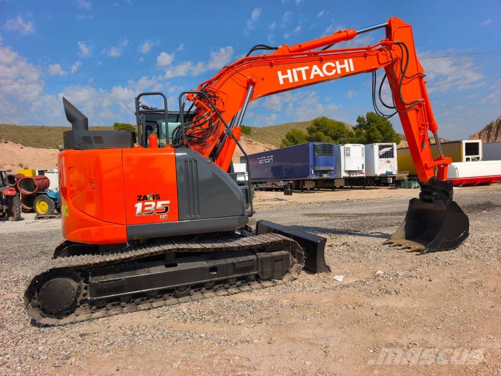 Hitachi ZX 135 US-6 Roomikekskavaatorid
