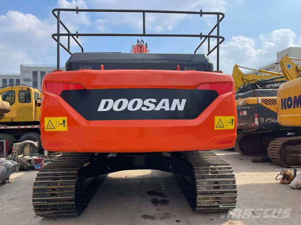 Doosan DX 225 LCA Bagri goseničarji