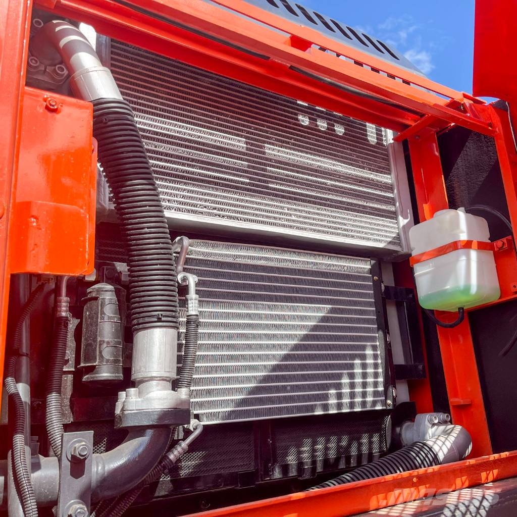 Doosan DX 225 LCA Bagri goseničarji