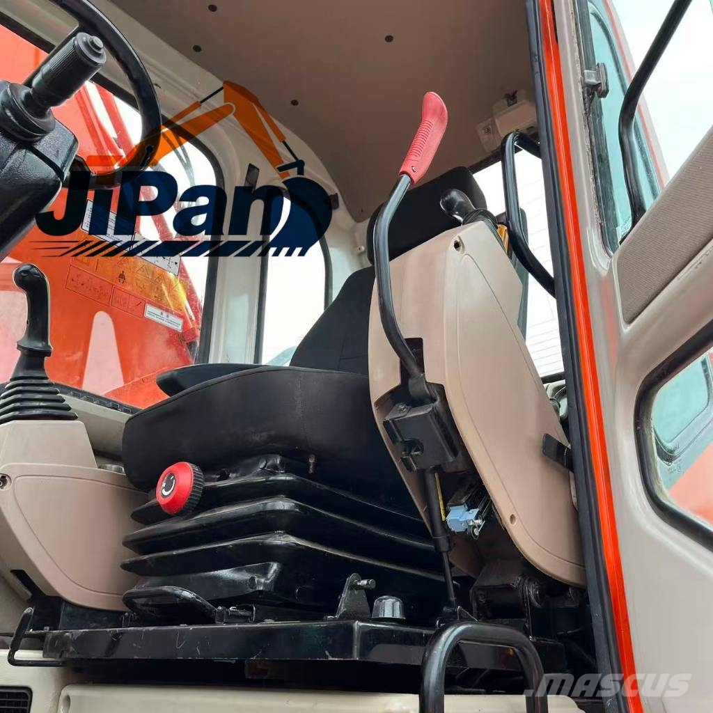 Doosan DH 210 W Bagri na kolesih