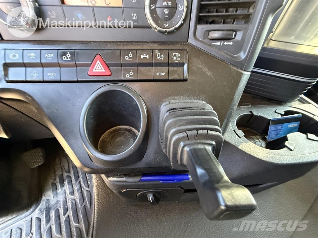 Mercedes-Benz Arocs ダンプ