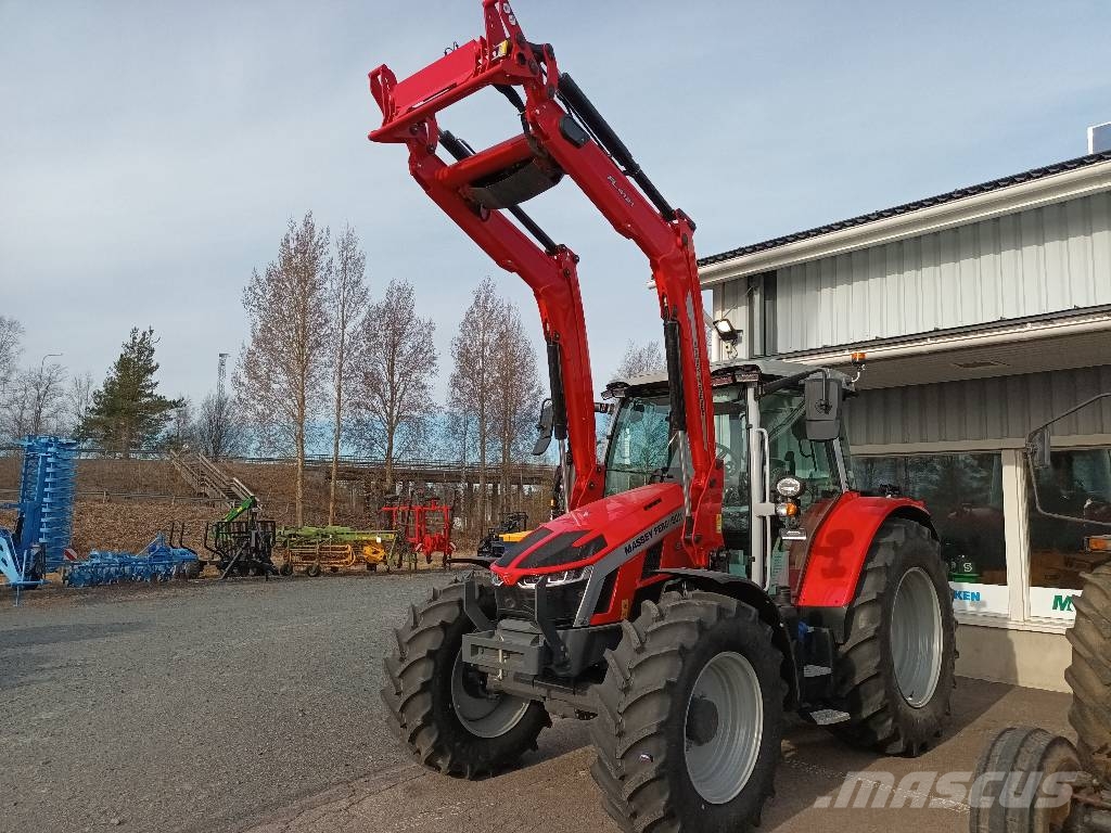 Massey Ferguson 5s.145 Dyna6 Efficient Traktori