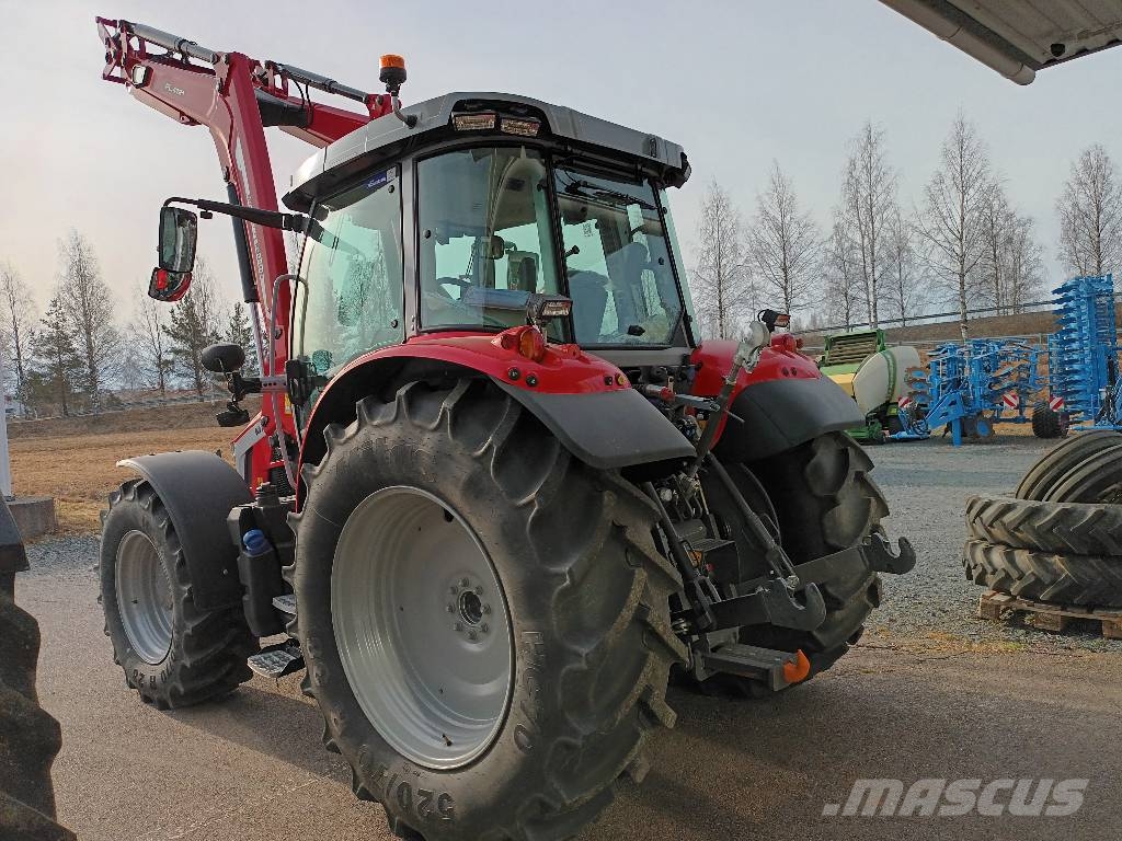 Massey Ferguson 5s.145 Dyna6 Efficient Traktori