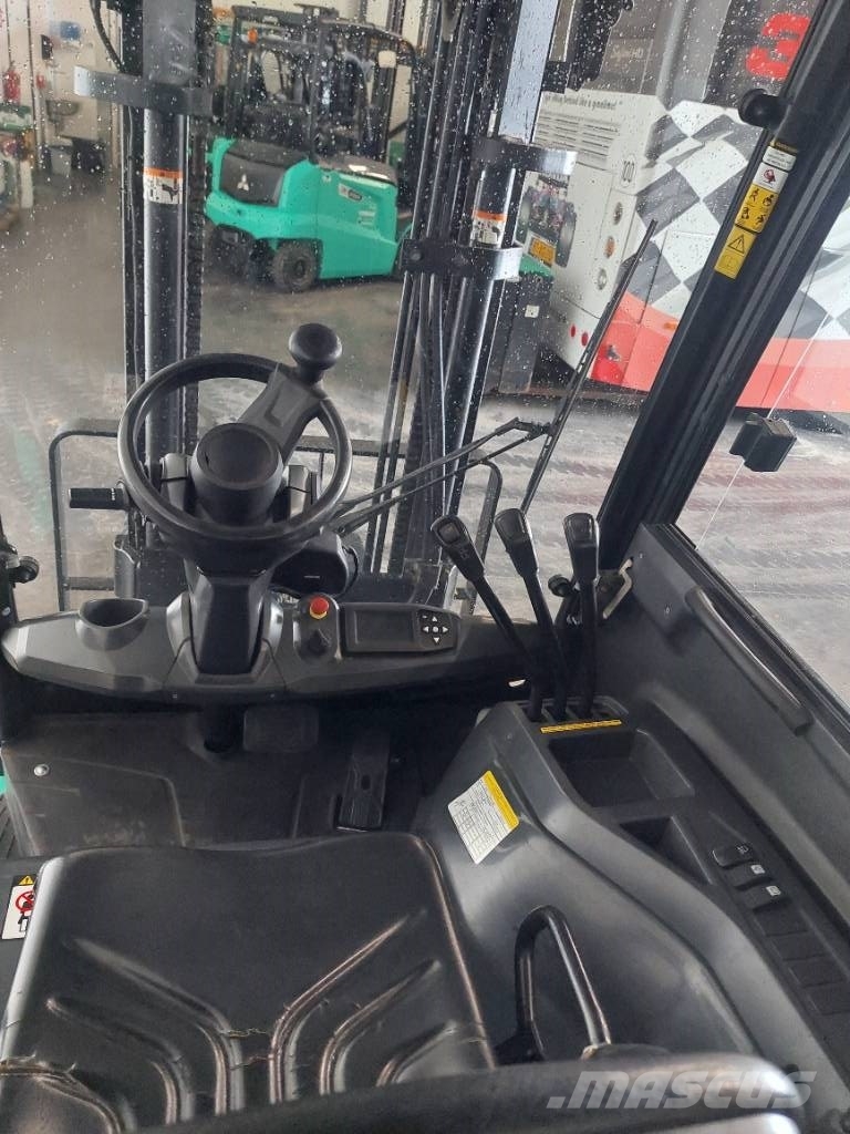 Mitsubishi FB25N Heftruck Sähkötrukit