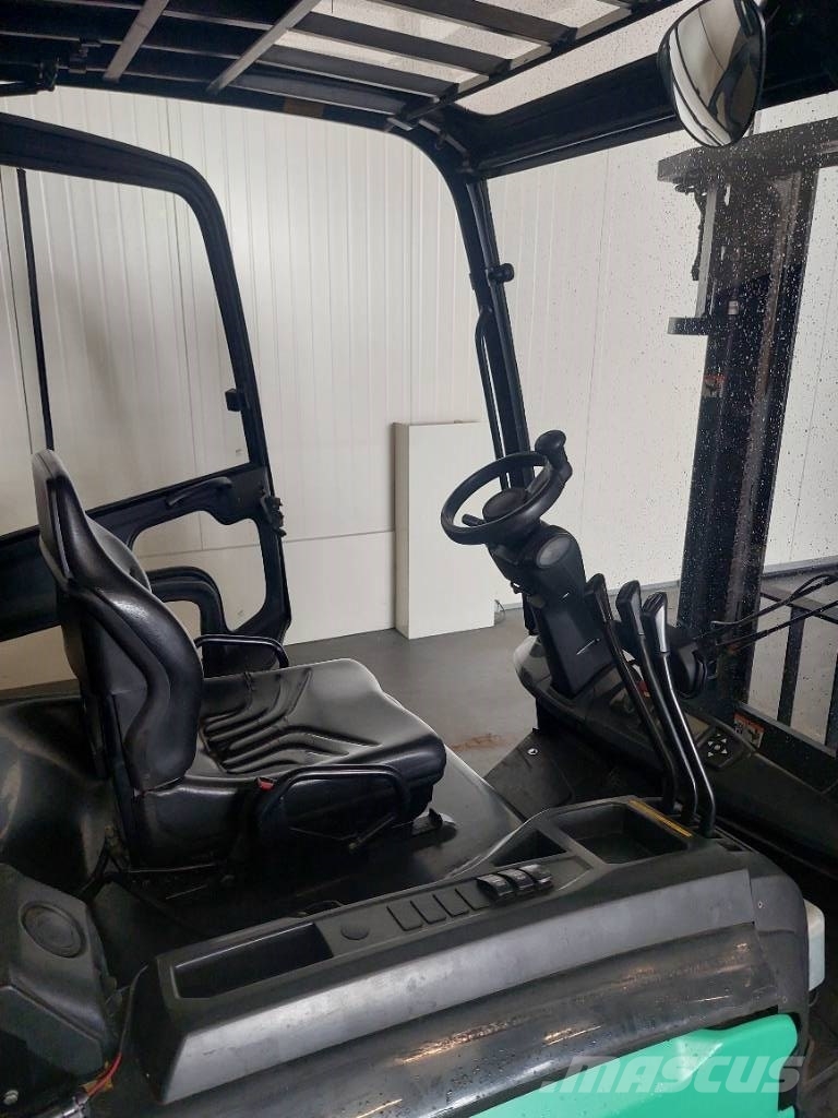 Mitsubishi FB25N Heftruck Sähkötrukit