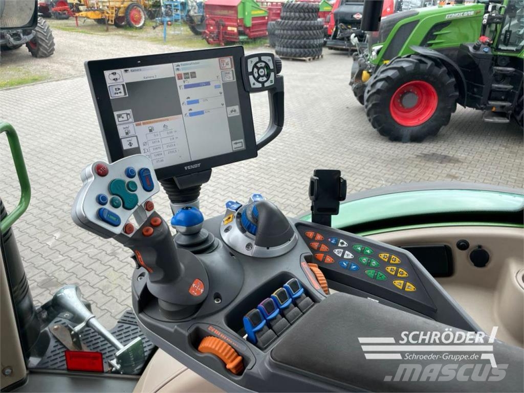 Fendt 724 VARIO S4 PROFI PLUS Tractors
