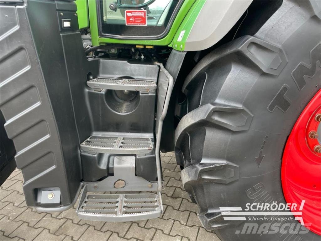 Fendt 724 VARIO S4 PROFI PLUS Tractors