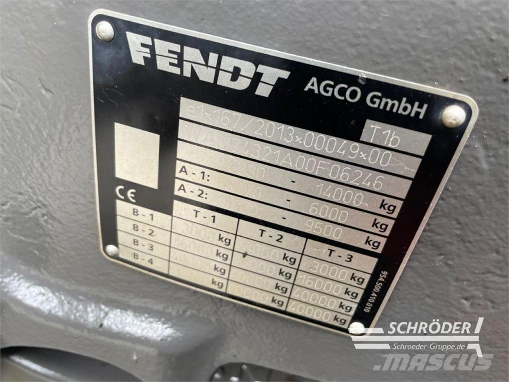 Fendt 724 VARIO S4 PROFI PLUS Tractors