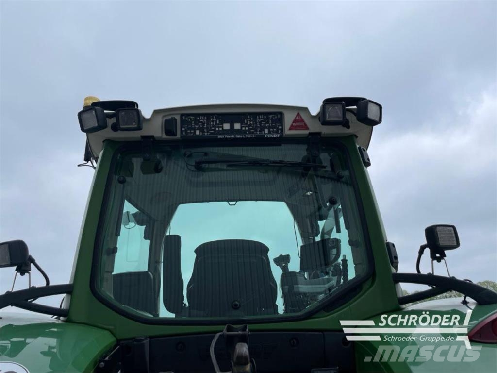 Fendt 724 VARIO S4 PROFI PLUS Tractors