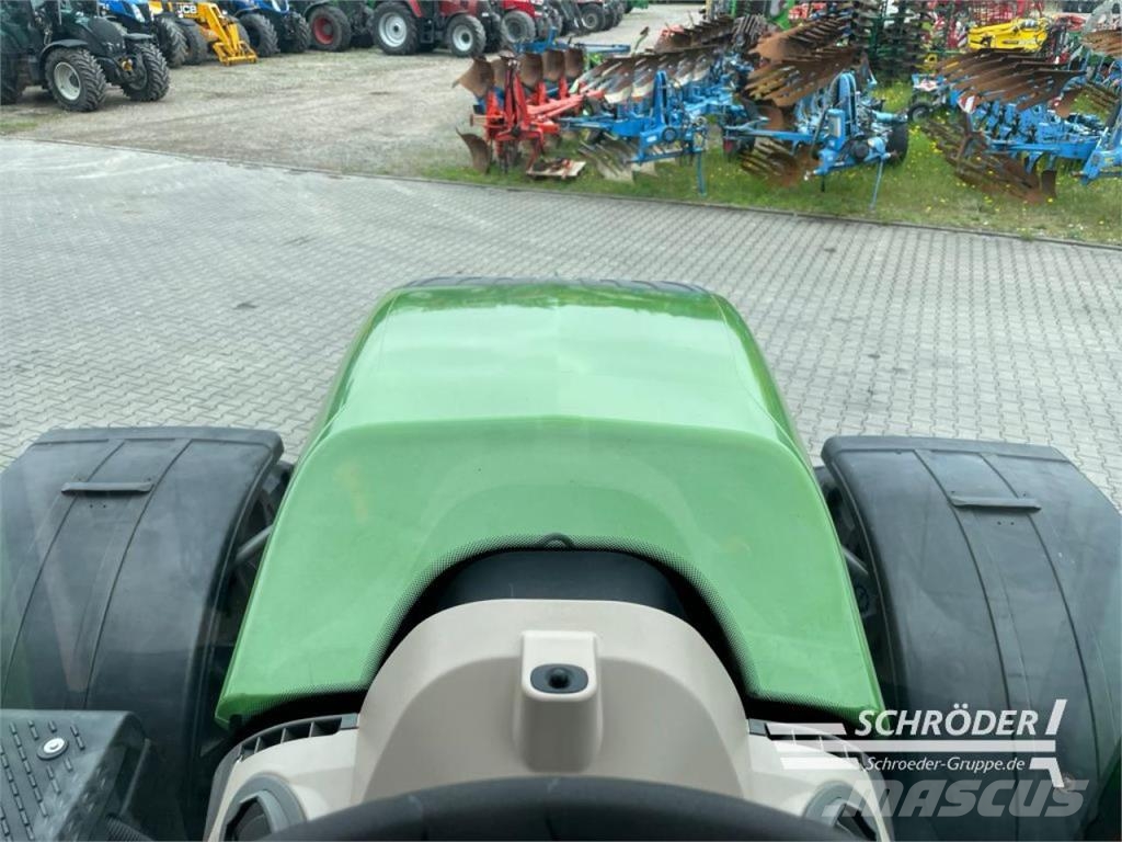 Fendt 724 VARIO S4 PROFI PLUS Tractors
