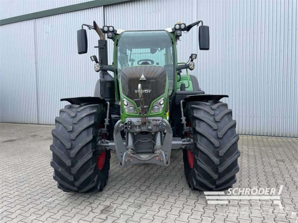 Fendt 724 VARIO S4 PROFI PLUS Tractors