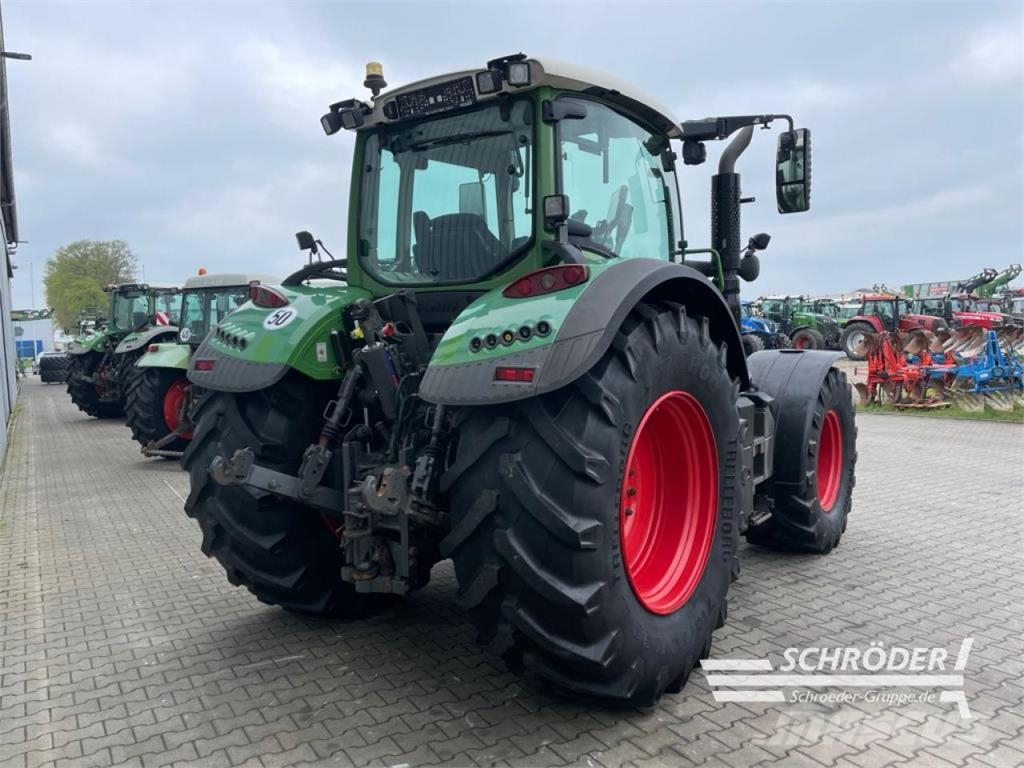 Fendt 724 VARIO S4 PROFI PLUS Tractors