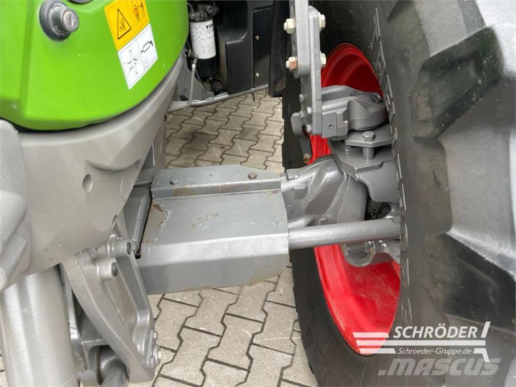Fendt 724 VARIO S4 PROFI PLUS Tractors