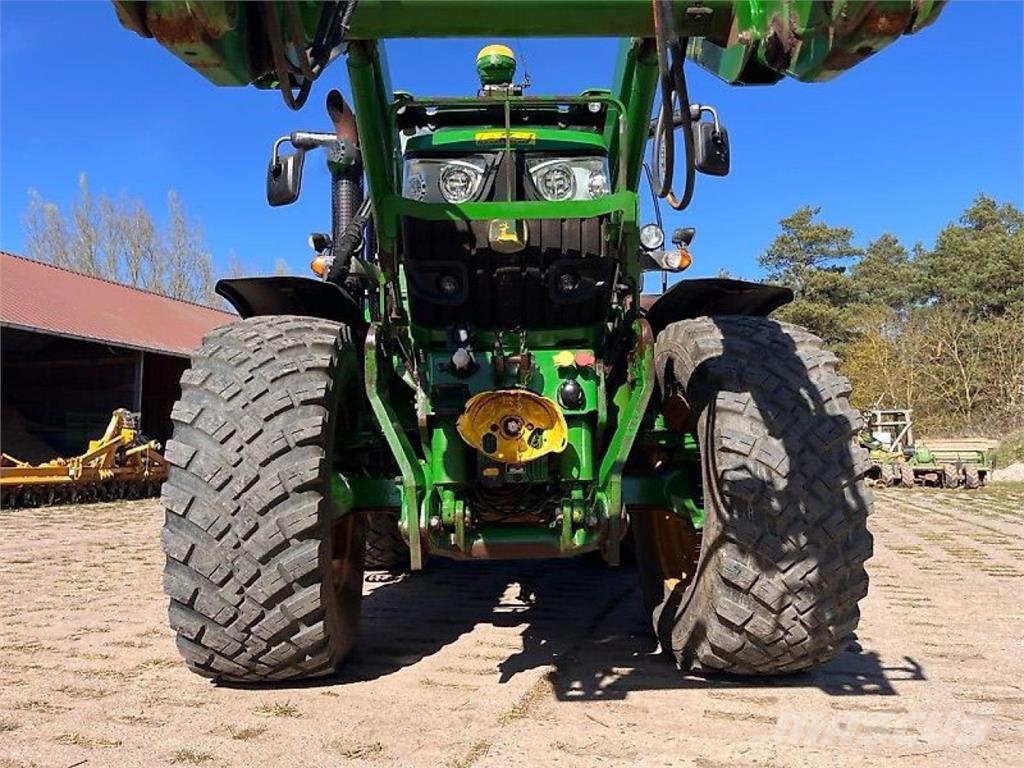 John Deere 6140 R Traktoren