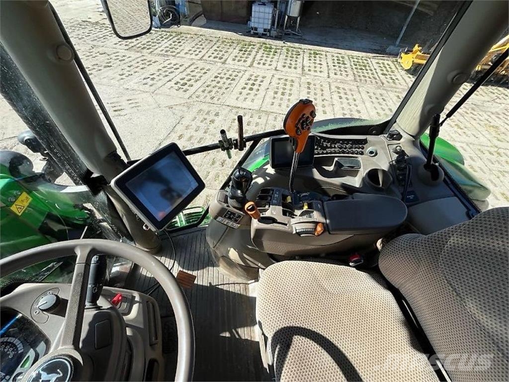John Deere 6140 R Traktoren
