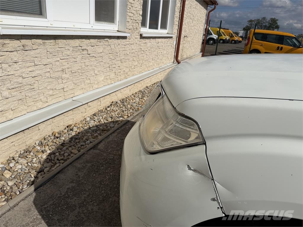 Nissan Navara VIN 96 881 PKWs