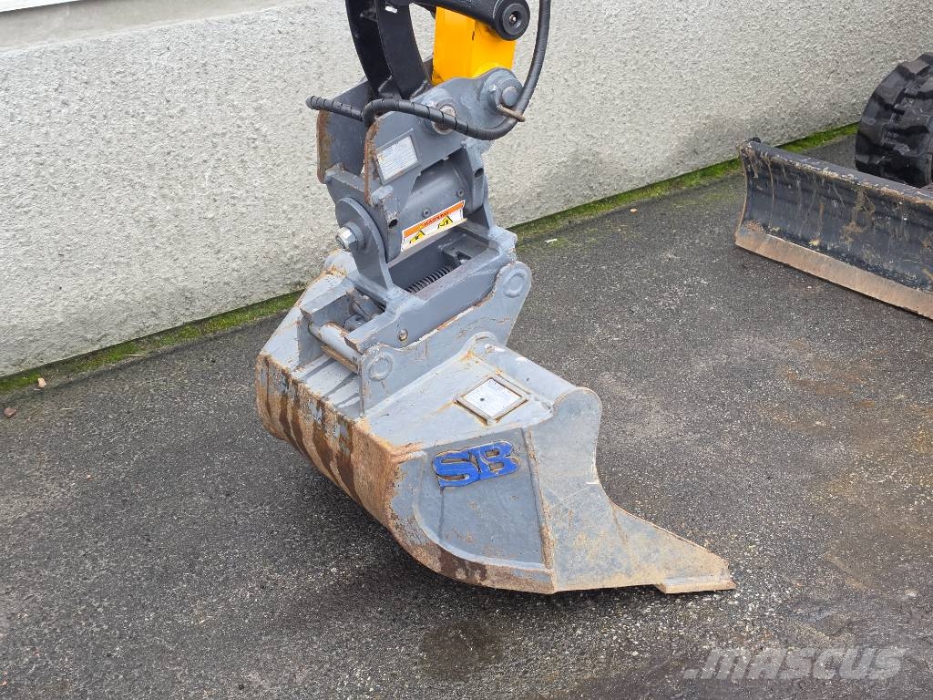 JCB 8026 CTS Miniescavatori