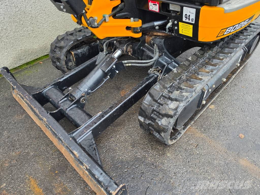JCB 8026 CTS Miniescavatori
