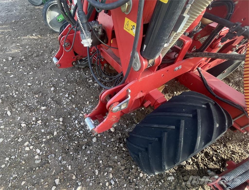 Kverneland Optima 6M 8 Reihen Natančne sejalnice