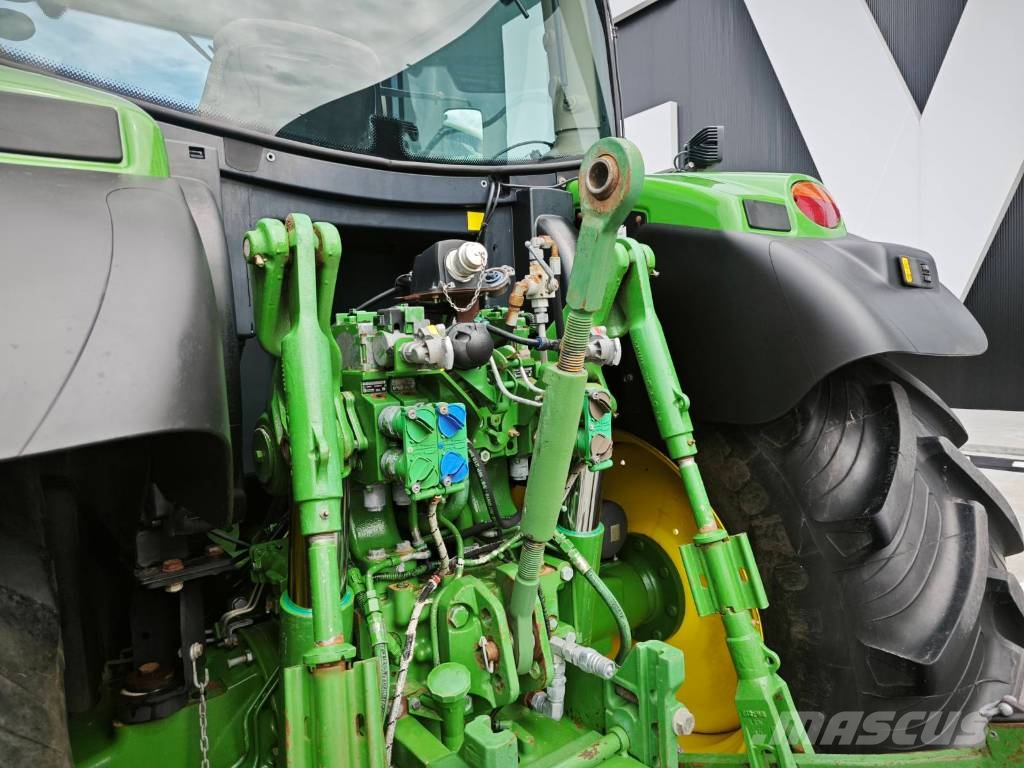 John Deere 6150 R Traktori