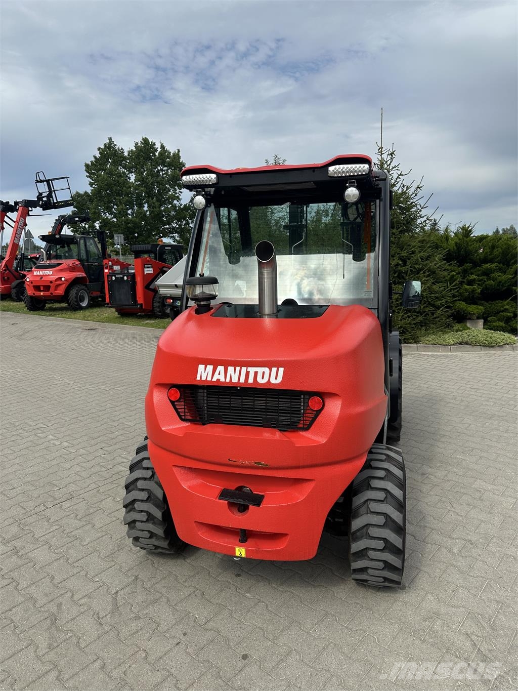 Manitou MC25-4 Terenski viličar