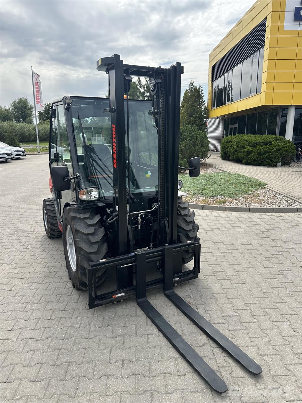 Manitou MC25-4 Elevatore per esterni