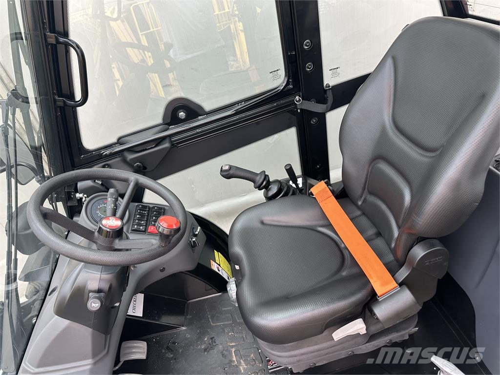Manitou MC25-4 Terenski viličar