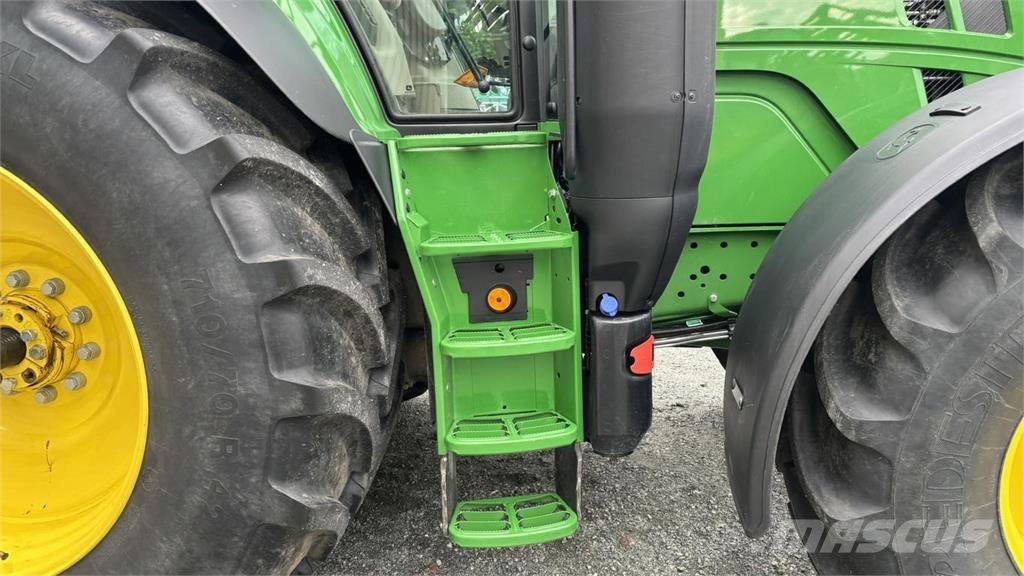 John Deere 6M240 Tractoren