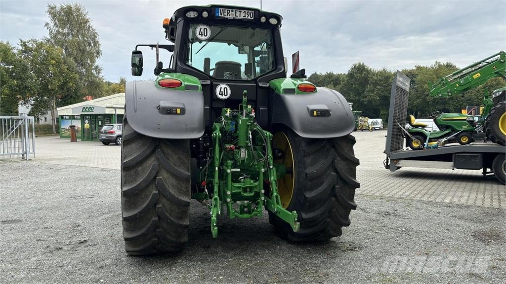 John Deere 6M240 Tractoren